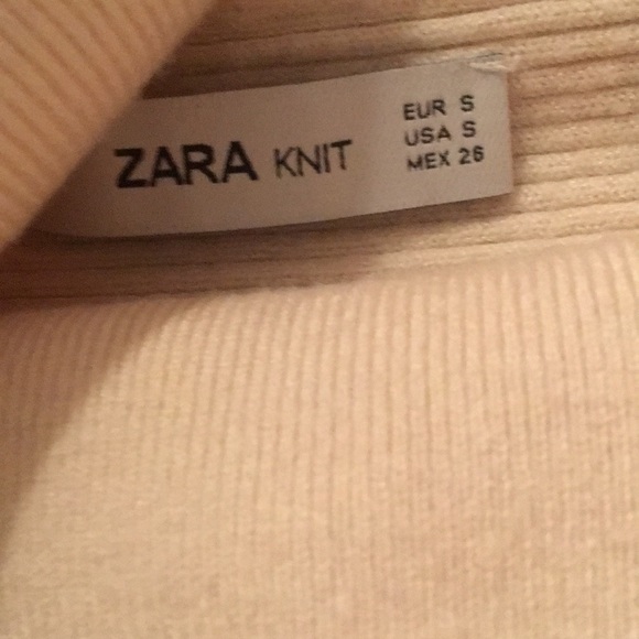 Zara Cream turtleneck sweater. Size Small - Picture 7 of 7
